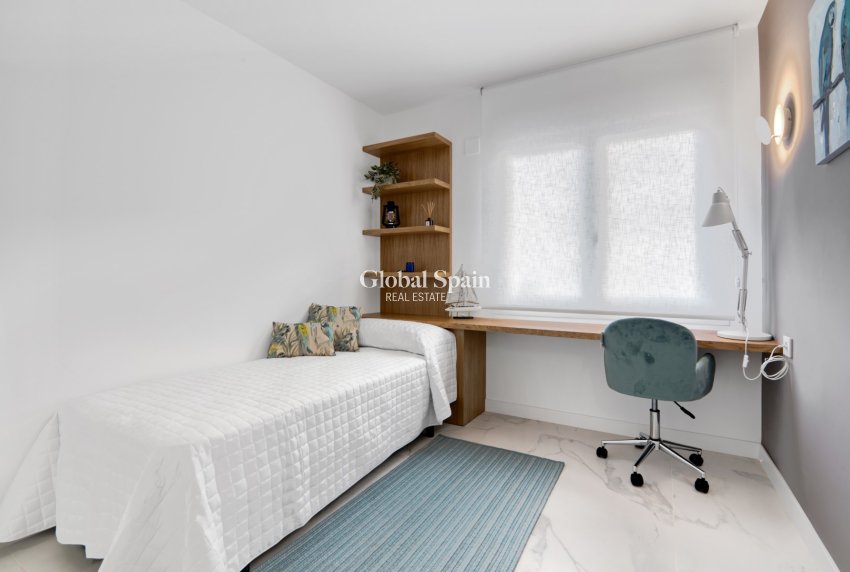Nueva construcción  - APARTAMENTO -
TORREVIEJA - Punta Prima