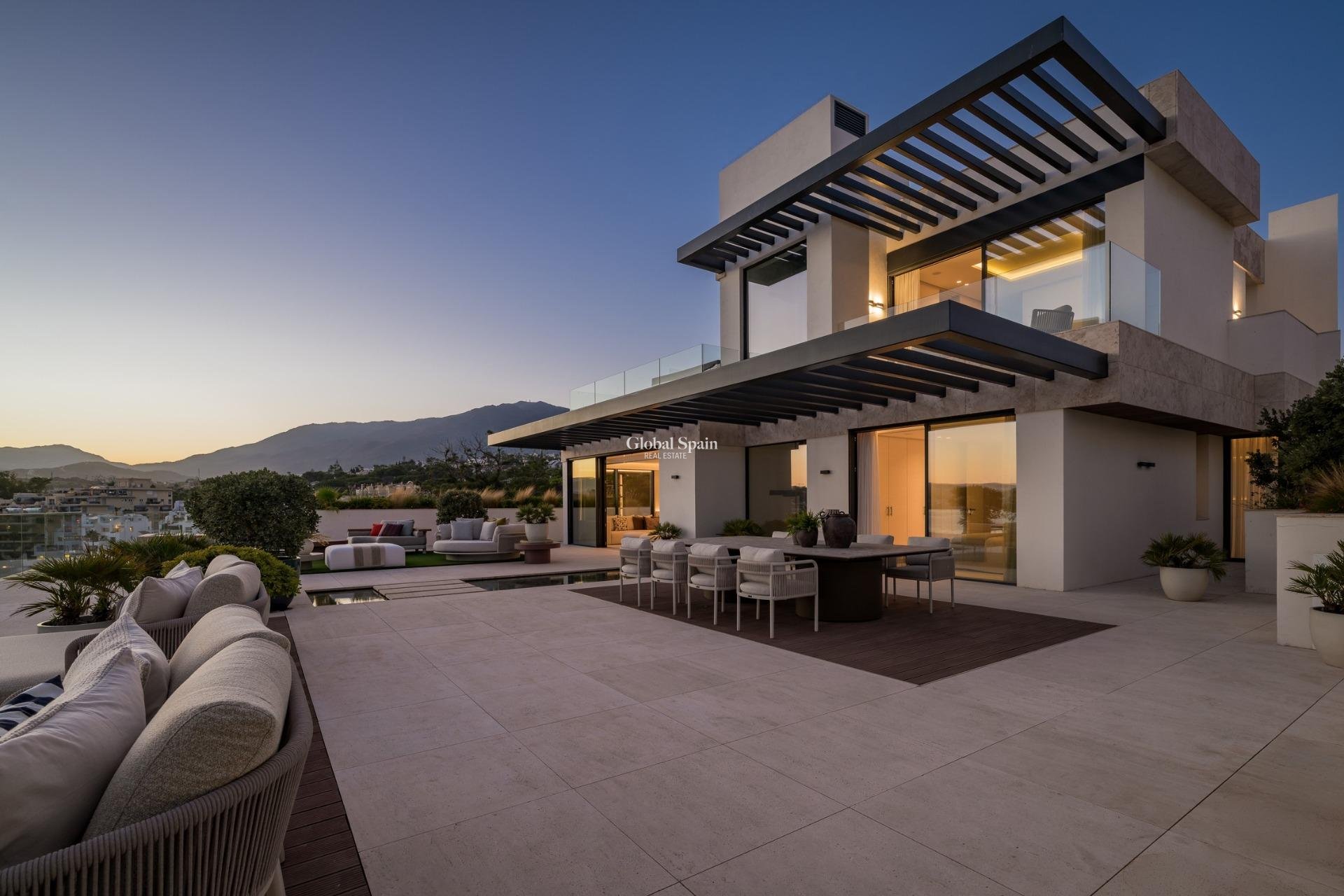Nueva construcción  - ÁTICO -
ESTEPONA - Playa del Cristo