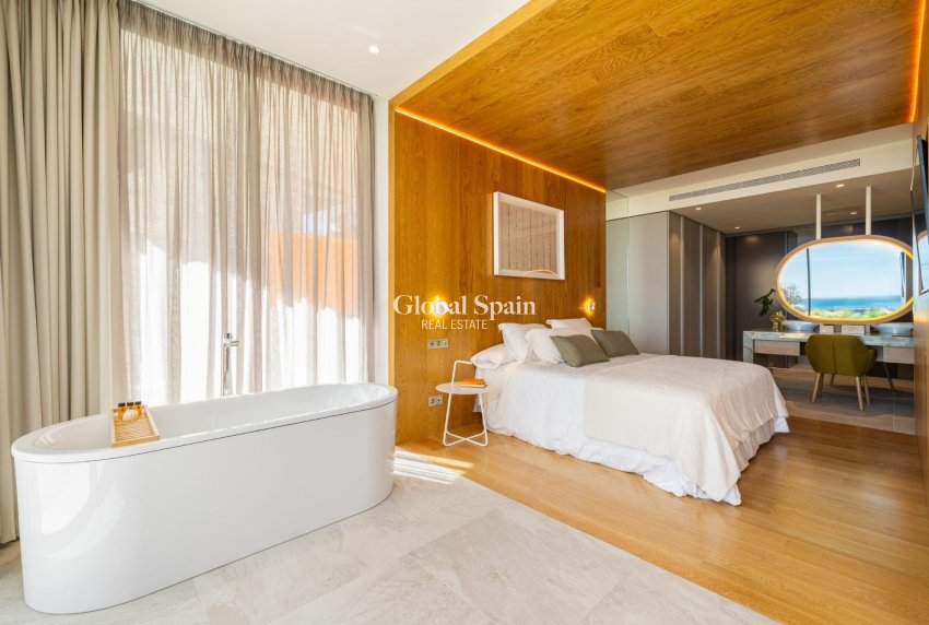 Nueva construcción  - ÁTICO -
FUENGIROLA - Higueron