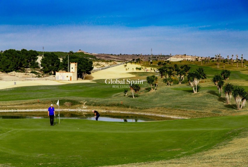 Nueva construcción  - Bungalow en el último piso -
ORIHUELA - Vistabella Golf