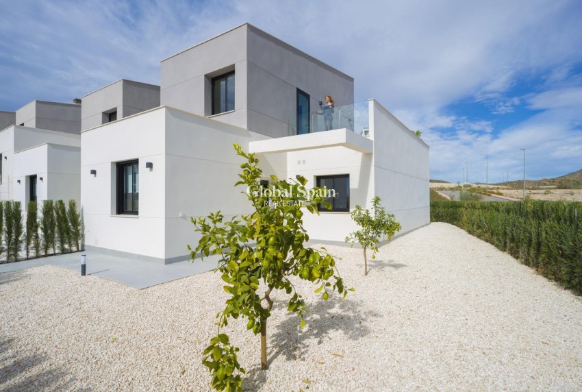 Nueva construcción  - Casa -
BAÑOS Y MENDIGO - Altaona Golf