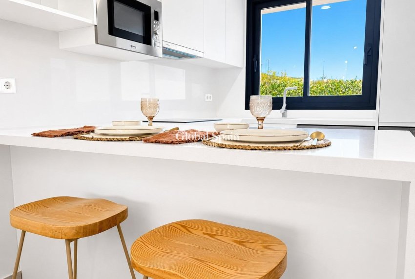 Nueva construcción  - CASA -
BAÑOS Y MENDIGO - Altaona Golf