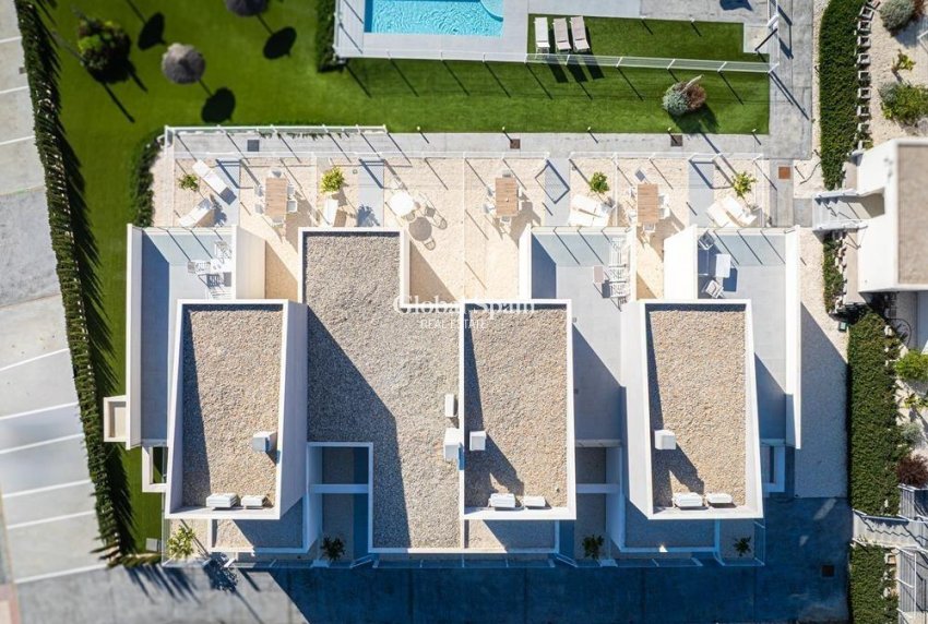 Nueva construcción  - CASA -
BAÑOS Y MENDIGO - Altaona Golf