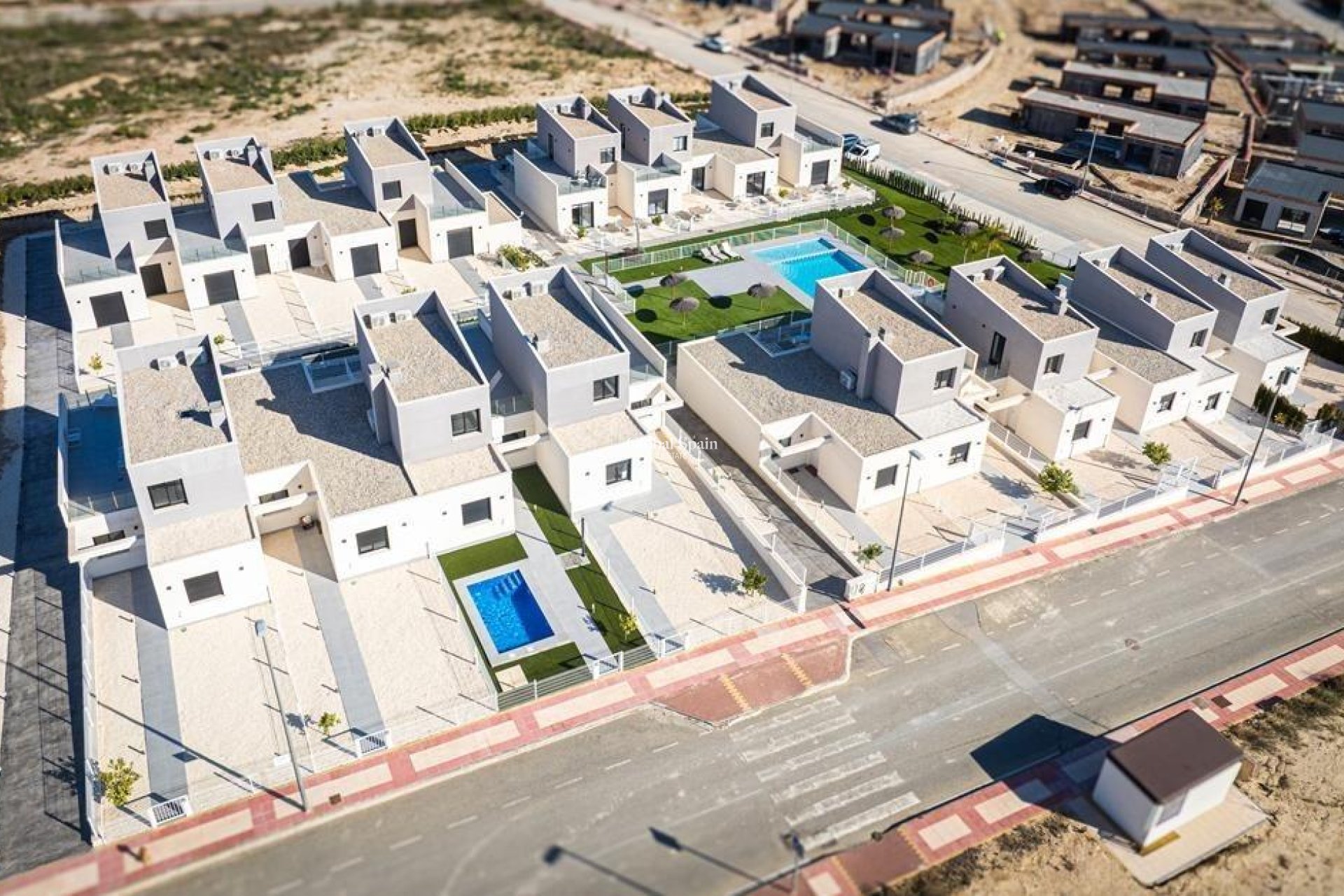 Nueva construcción  - CASA -
BAÑOS Y MENDIGO - Altaona Golf