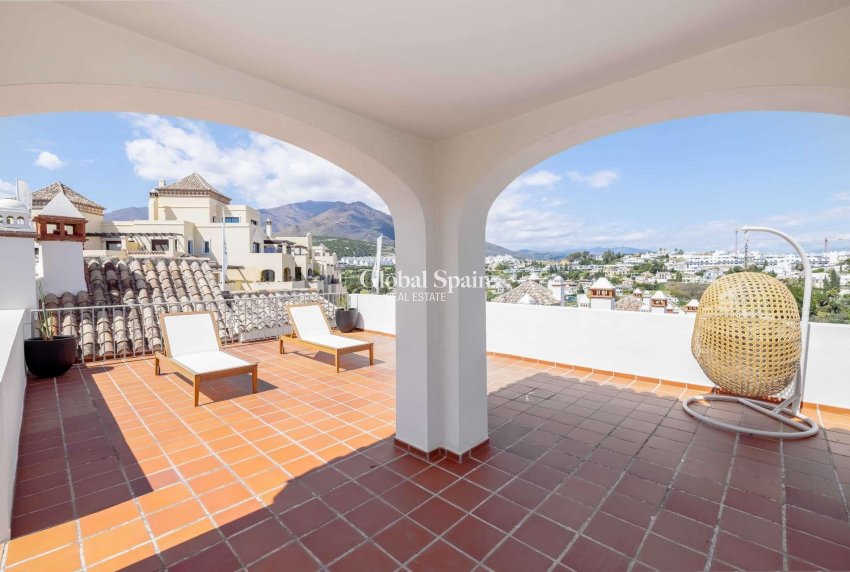 Nueva construcción  - CASA -
ESTEPONA - Azata Golf
