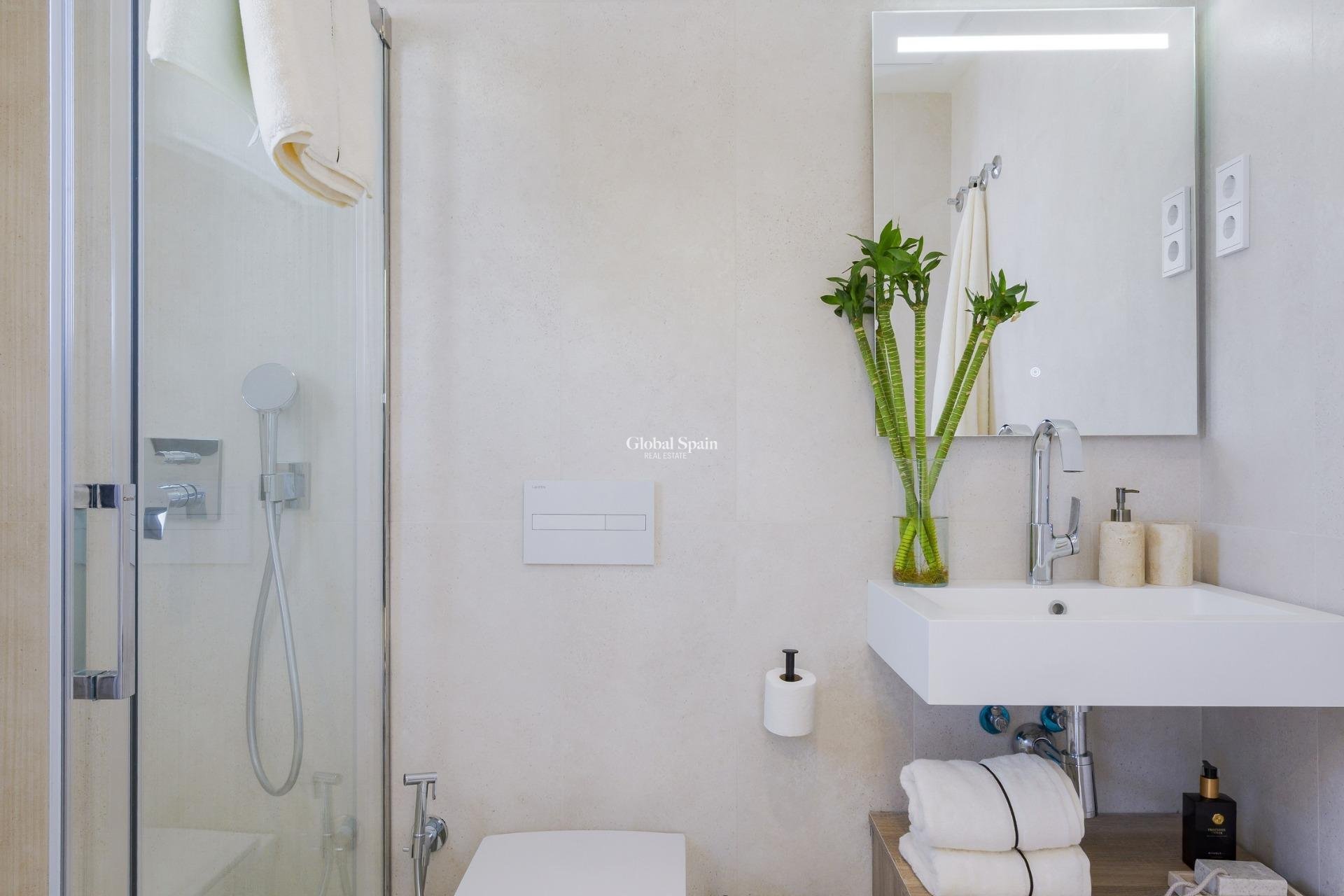 Nueva construcción  - CASA -
FUENGIROLA - Higueron