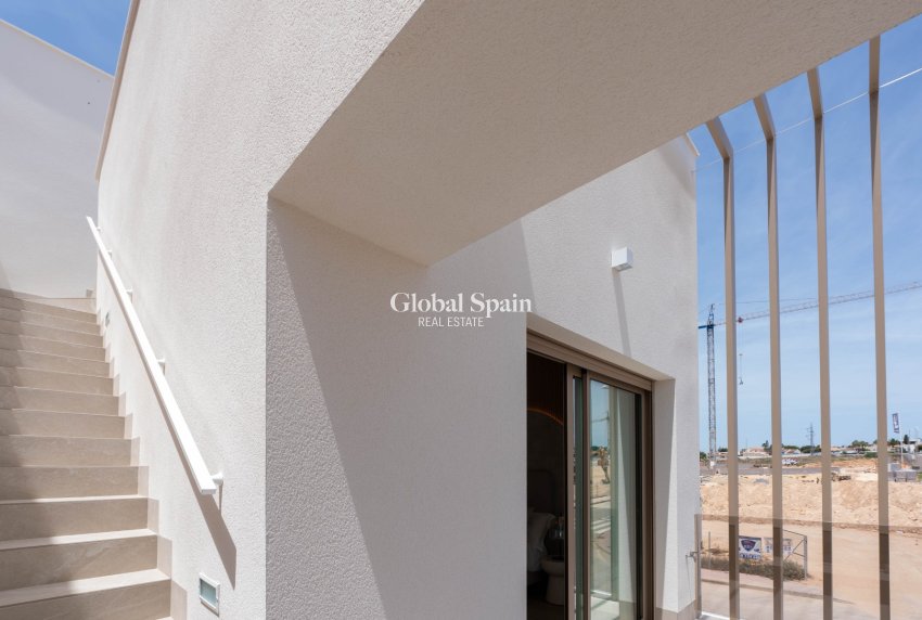 Nueva construcción  - CASA -
LOS ALCÁZARES