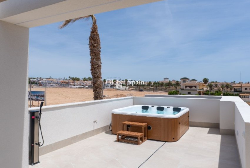 Nueva construcción  - CASA -
LOS ALCÁZARES