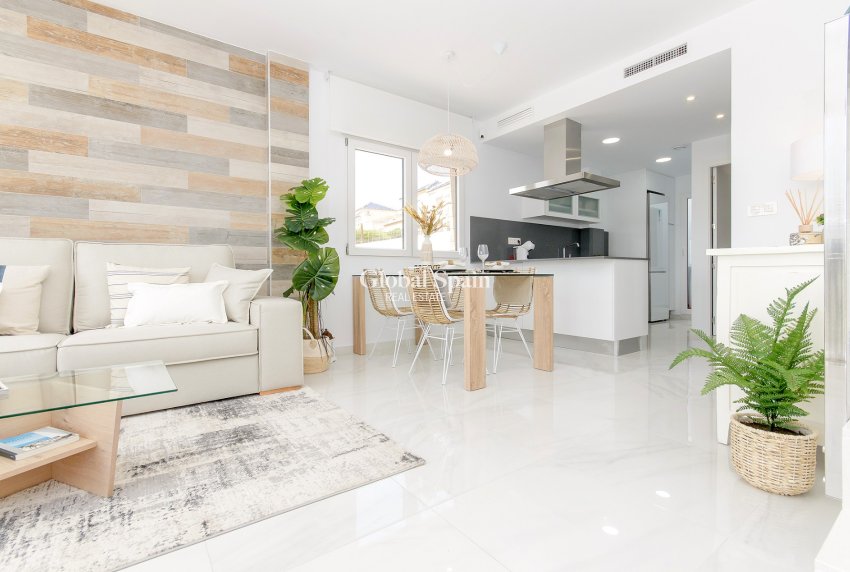 Nueva construcción  - CASA -
LOS BALCONES - LOS ALTOS