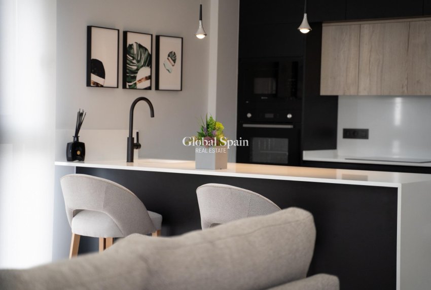 Nueva construcción  - CASA -
ORIHUELA COSTA - Entre golf