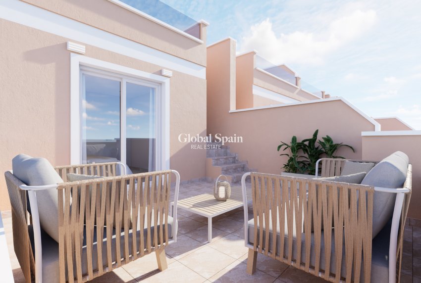 Nueva construcción  - CASA -
PILAR DE LA HORADADA