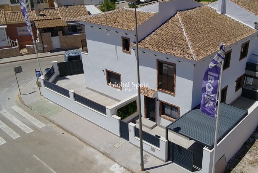 Nueva construcción  - CASA -
PILAR DE LA HORADADA
