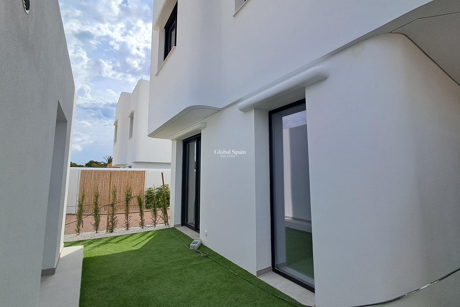Nueva construcción  - VILLA -
ALFAZ DEL PI - El Albir