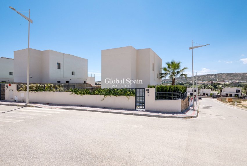 Nueva construcción  - VILLA -
ALGORFA - LA FINCA GOLF / ALGORFA