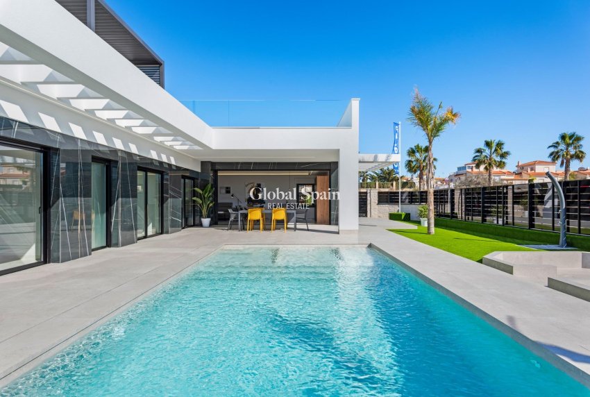 Nueva construcción  - VILLA -
ALGORFA - LA FINCA GOLF / ALGORFA