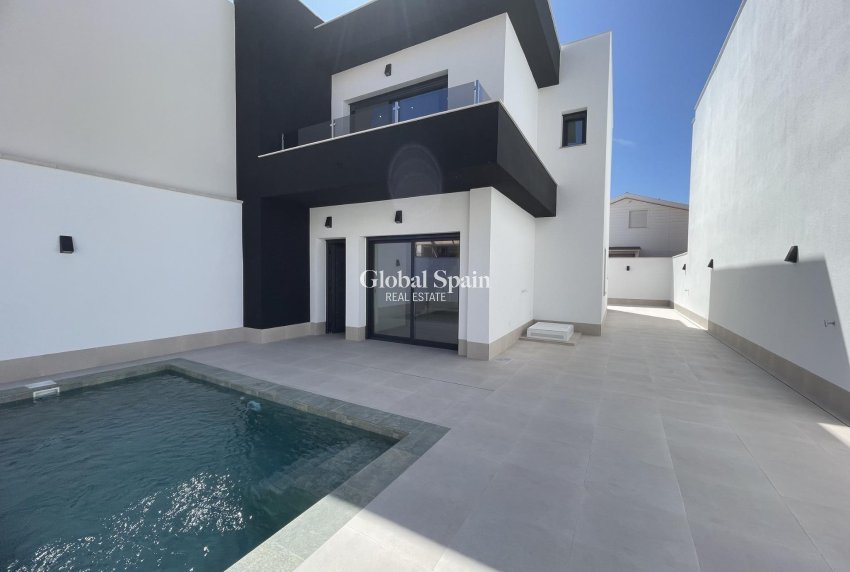 Nueva construcción  - VILLA -
ALMORADÍ - Heredades