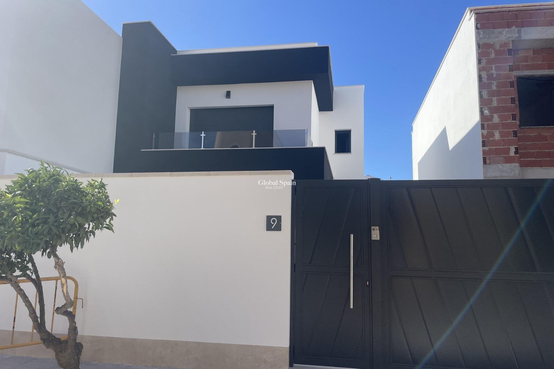 Nueva construcción  - VILLA -
ALMORADÍ - Heredades