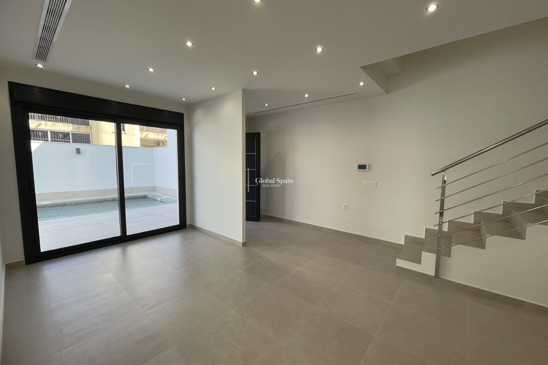 Nueva construcción  - VILLA -
ALMORADÍ - Heredades