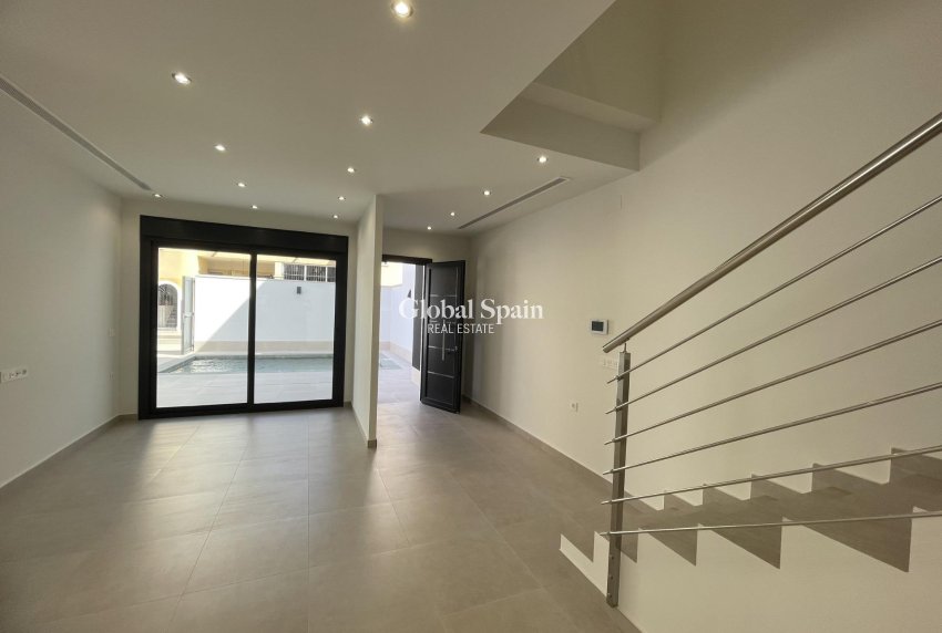 Nueva construcción  - VILLA -
ALMORADÍ - Heredades