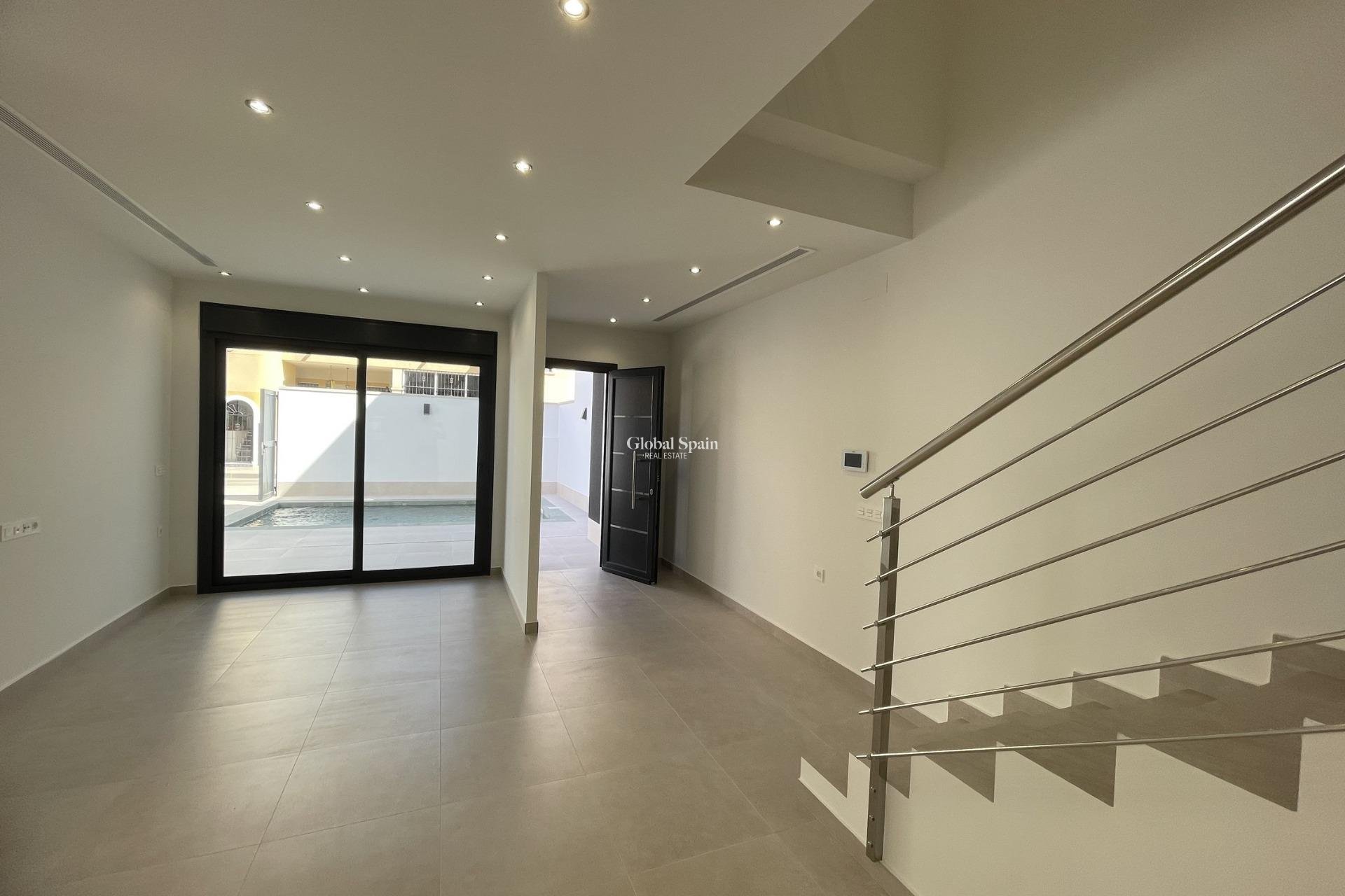 Nueva construcción  - VILLA -
ALMORADÍ - Heredades