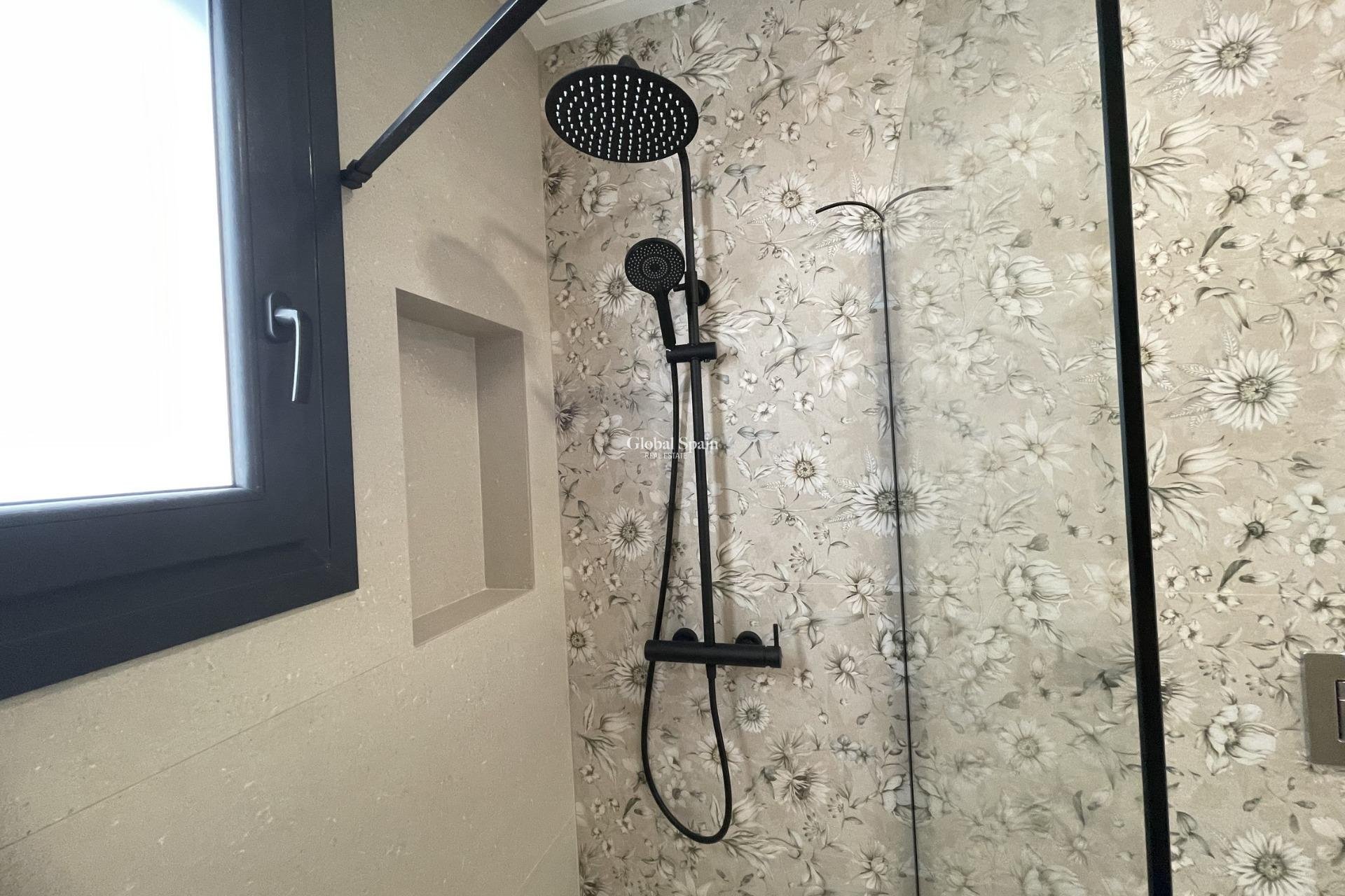 Nueva construcción  - VILLA -
ALMORADÍ - Heredades