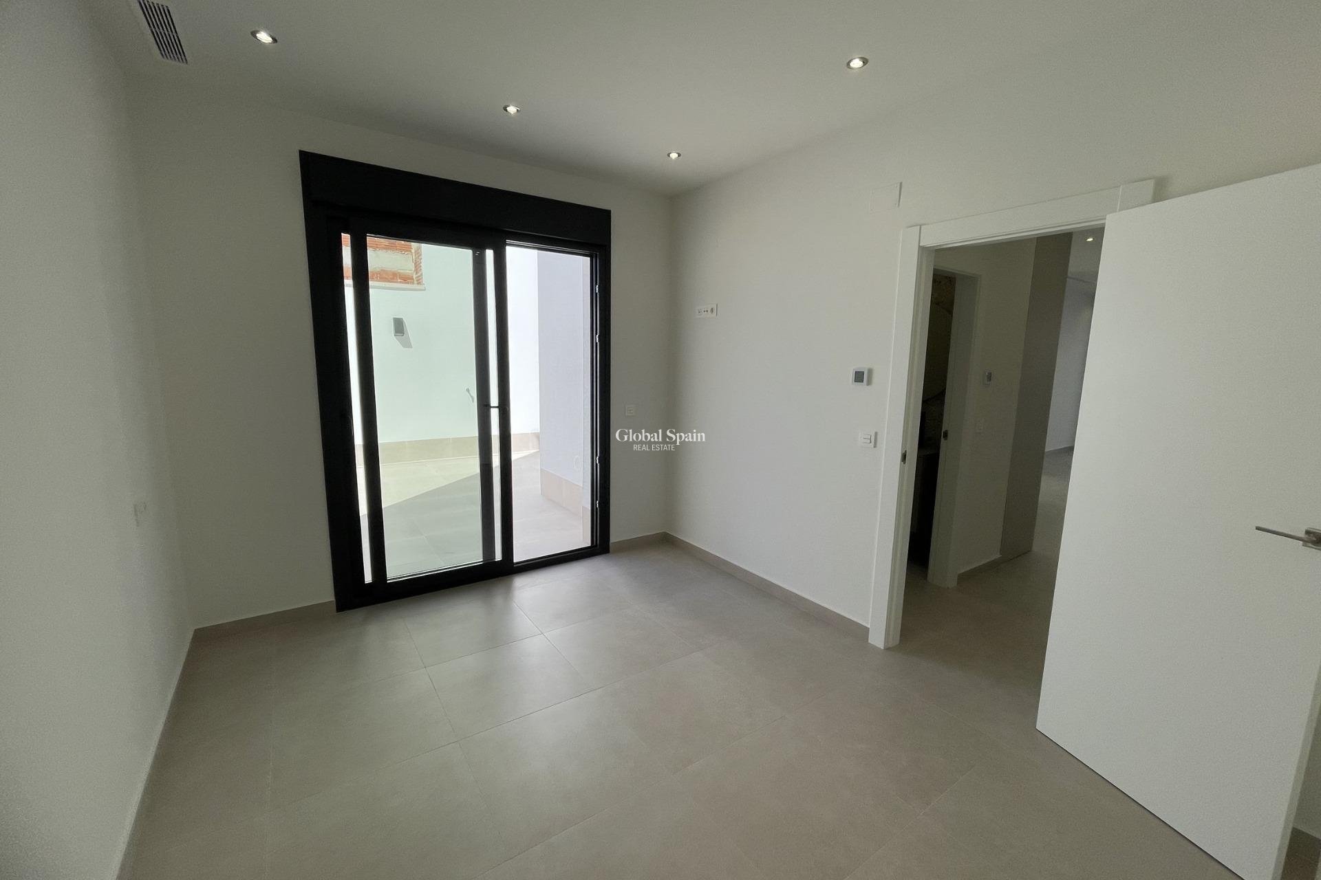 Nueva construcción  - VILLA -
ALMORADÍ - Heredades