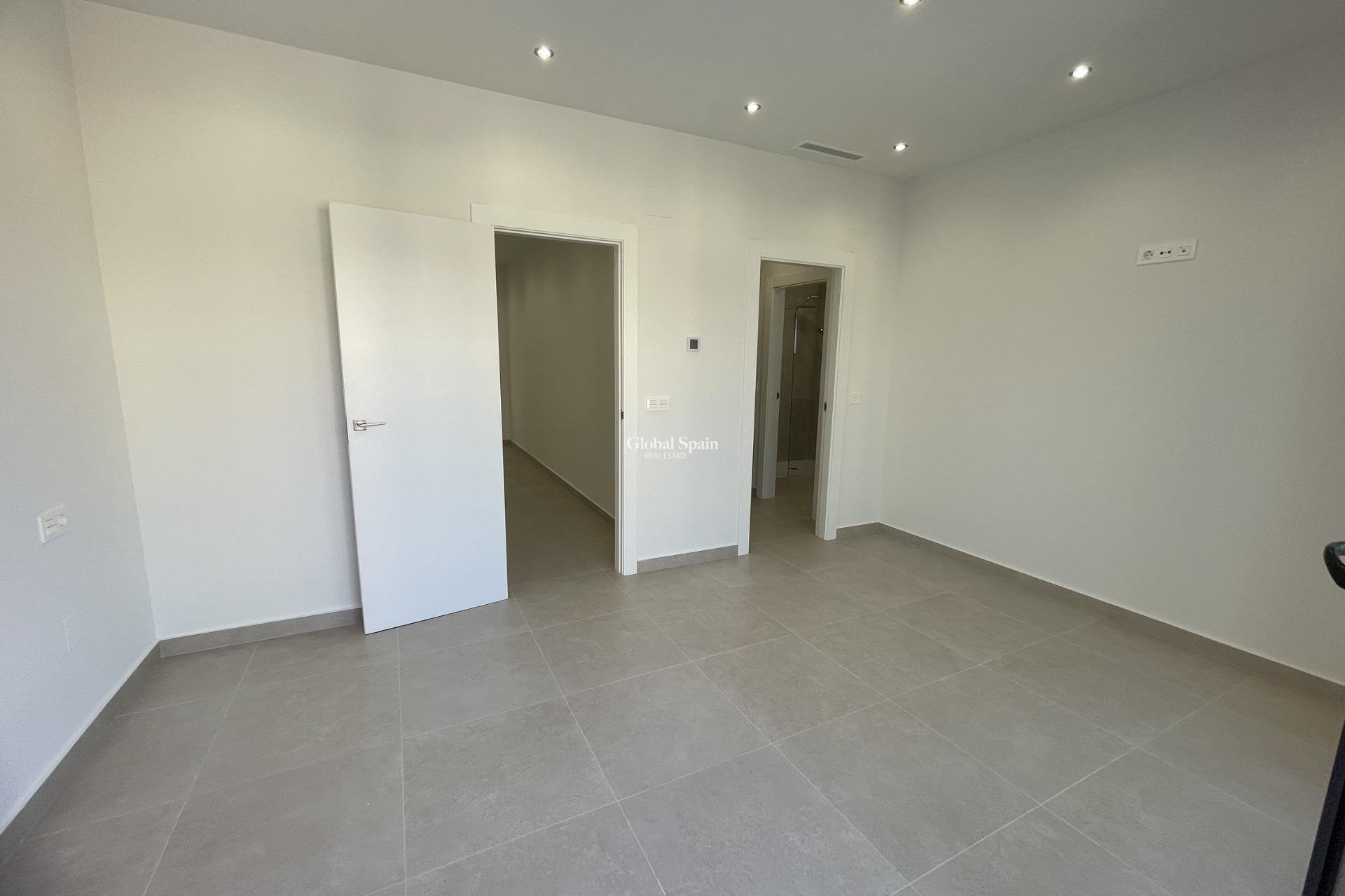 Nueva construcción  - VILLA -
ALMORADÍ - Heredades