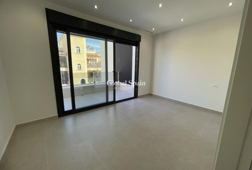 Nueva construcción  - VILLA -
ALMORADÍ - Heredades