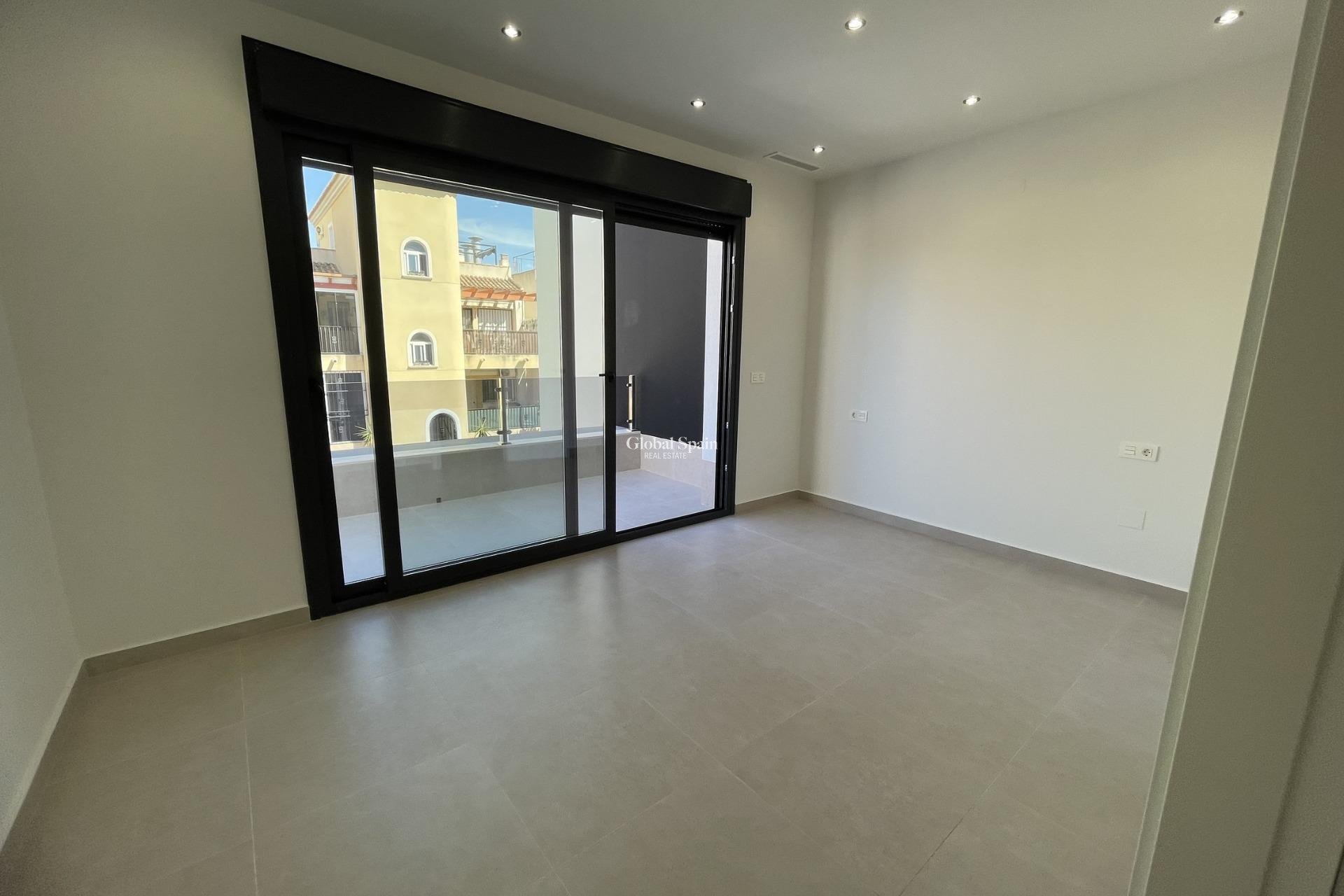 Nueva construcción  - Villa -
ALMORADÍ - Heredades