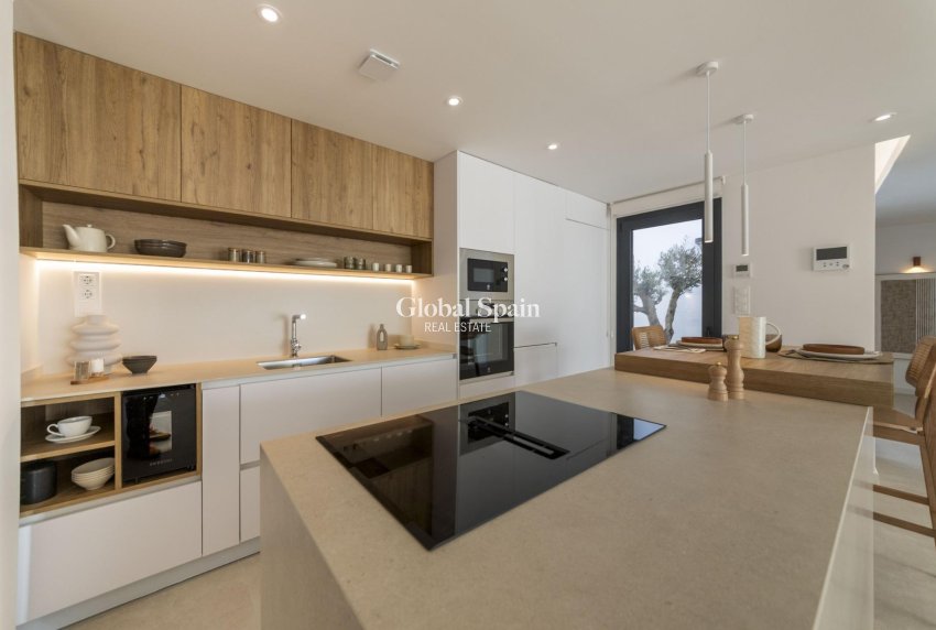 Nueva construcción  - VILLA -
BAÑOS Y MENDIGO - Altaona Golf