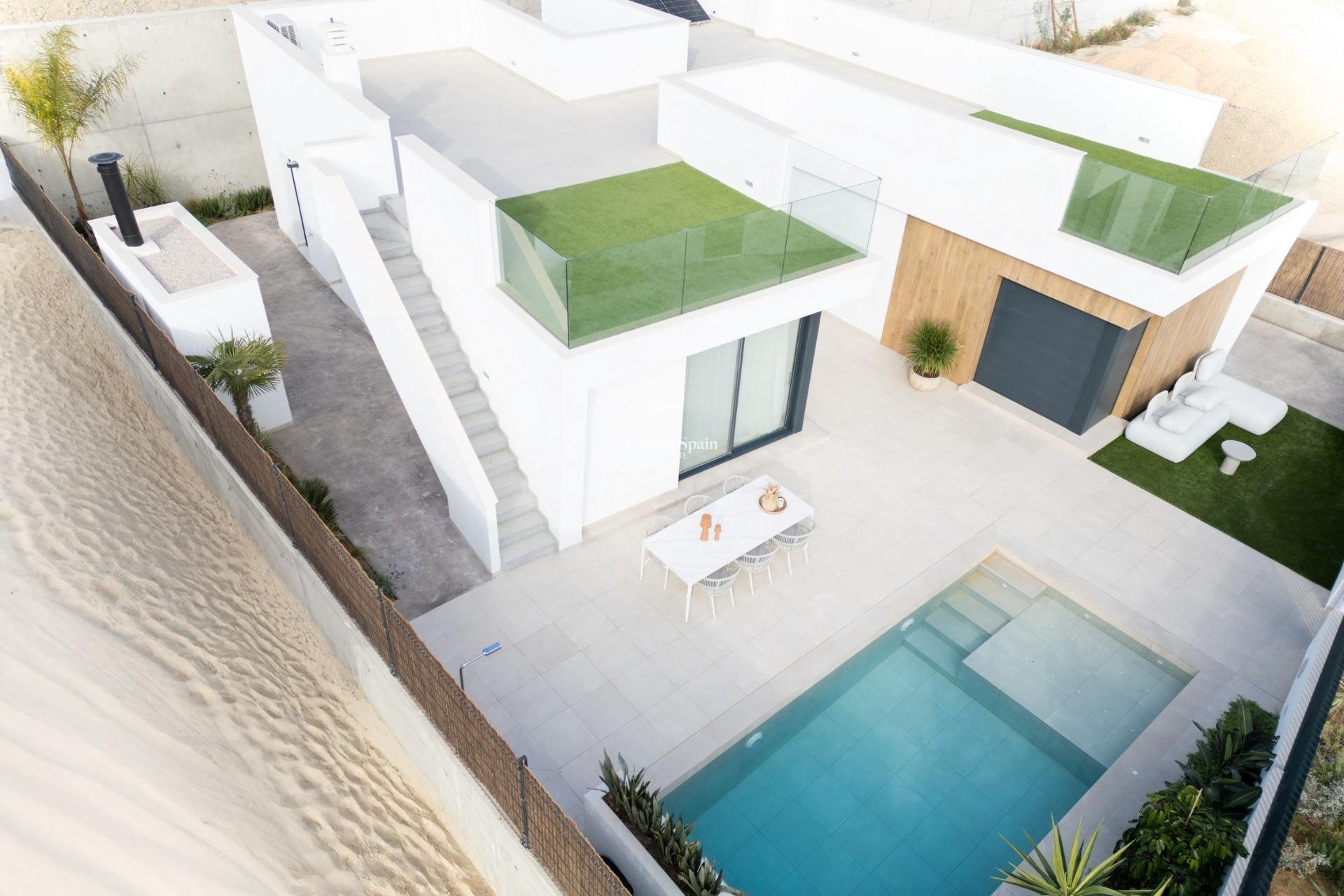 Nueva construcción  - VILLA -
BAÑOS Y MENDIGO - Altaona Golf