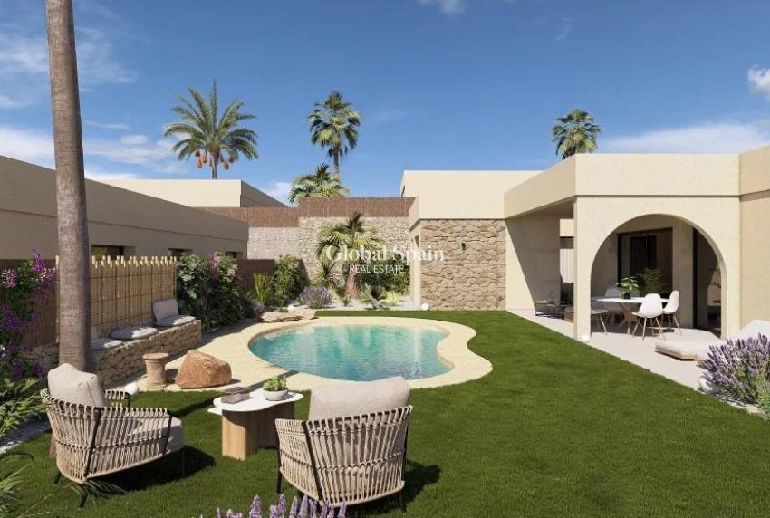 Nueva construcción  - VILLA -
BAÑOS Y MENDIGO - Altaona Golf