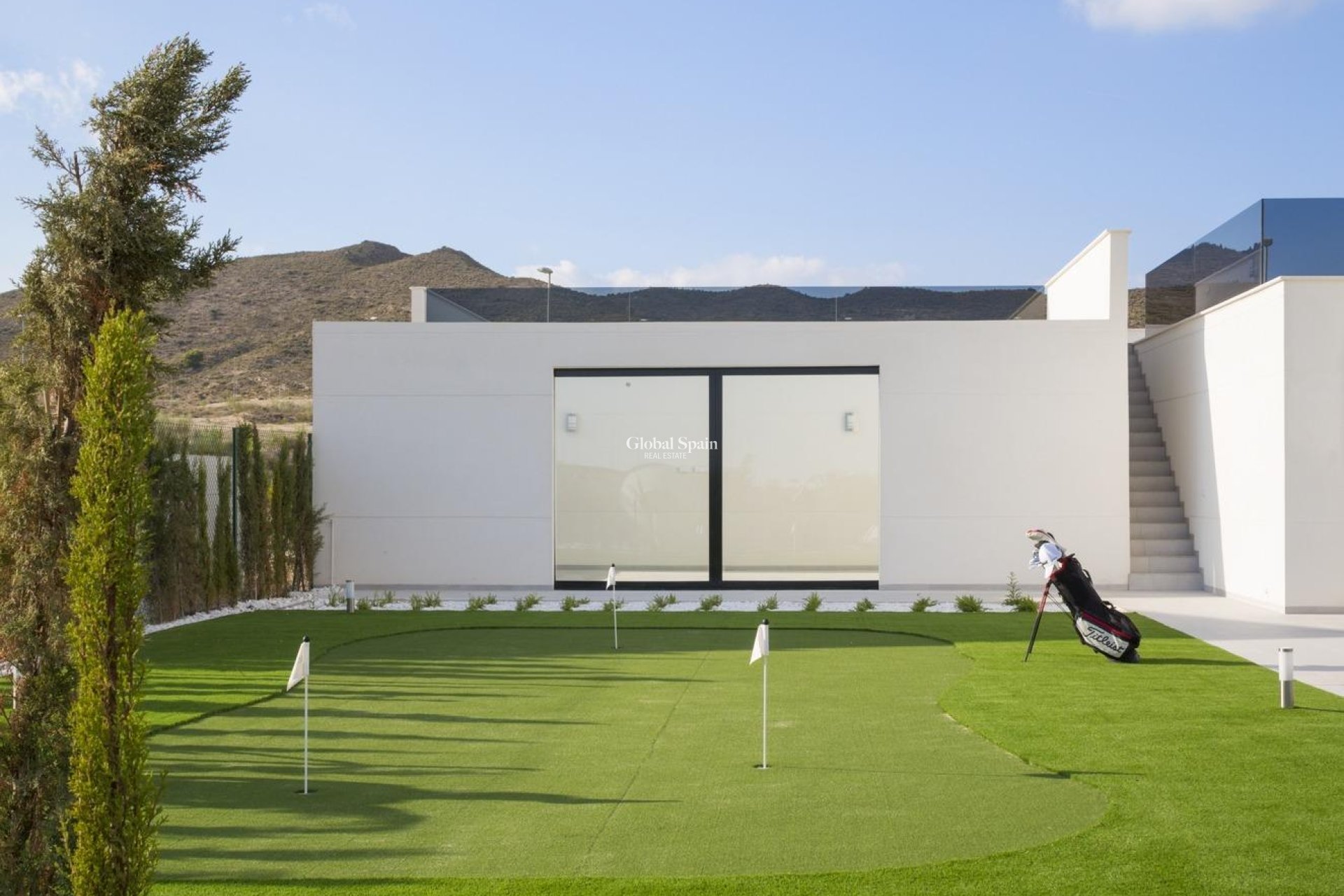 Nueva construcción  - VILLA -
BAÑOS Y MENDIGO - Altaona Golf