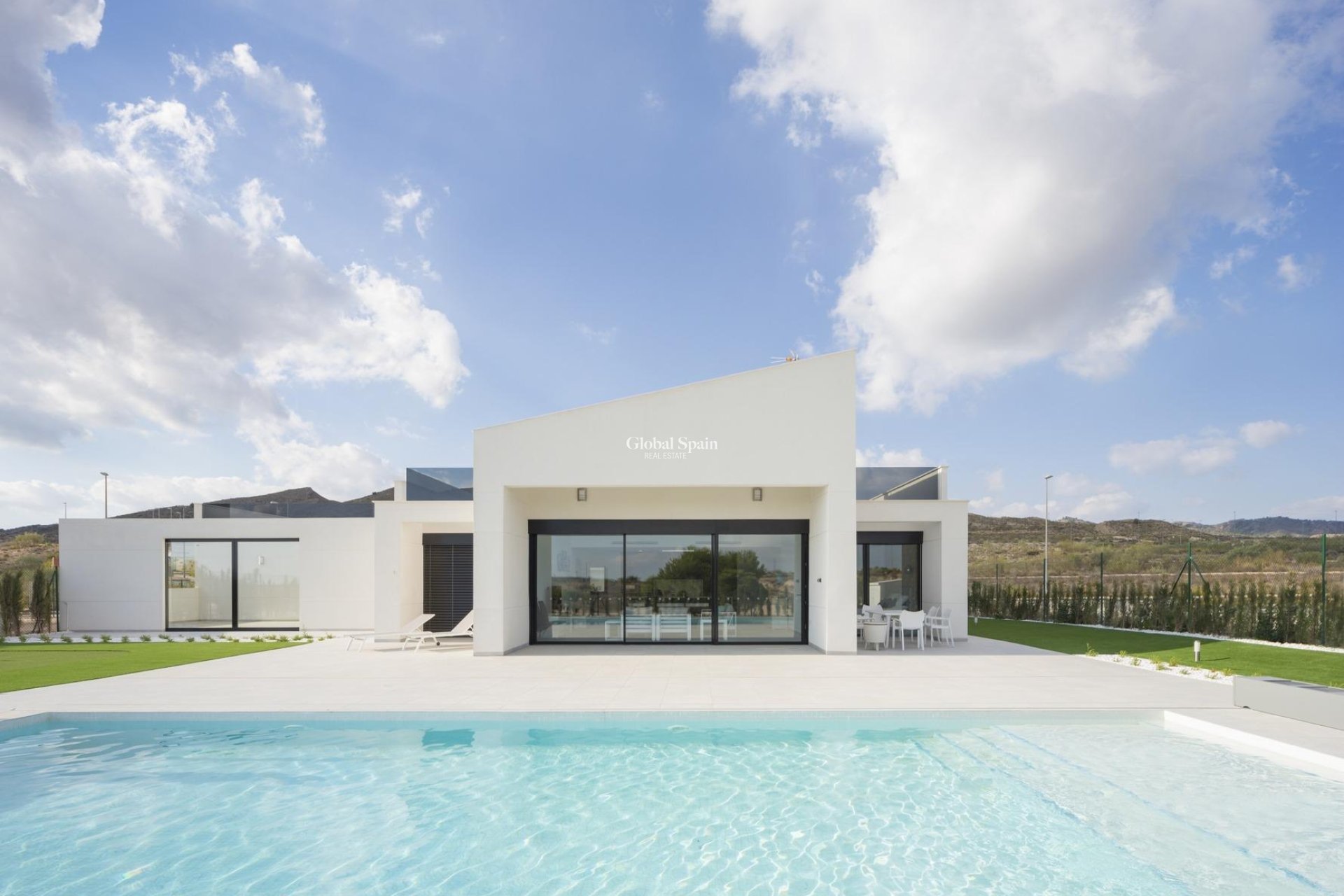 Nueva construcción  - VILLA -
BAÑOS Y MENDIGO - Altaona Golf