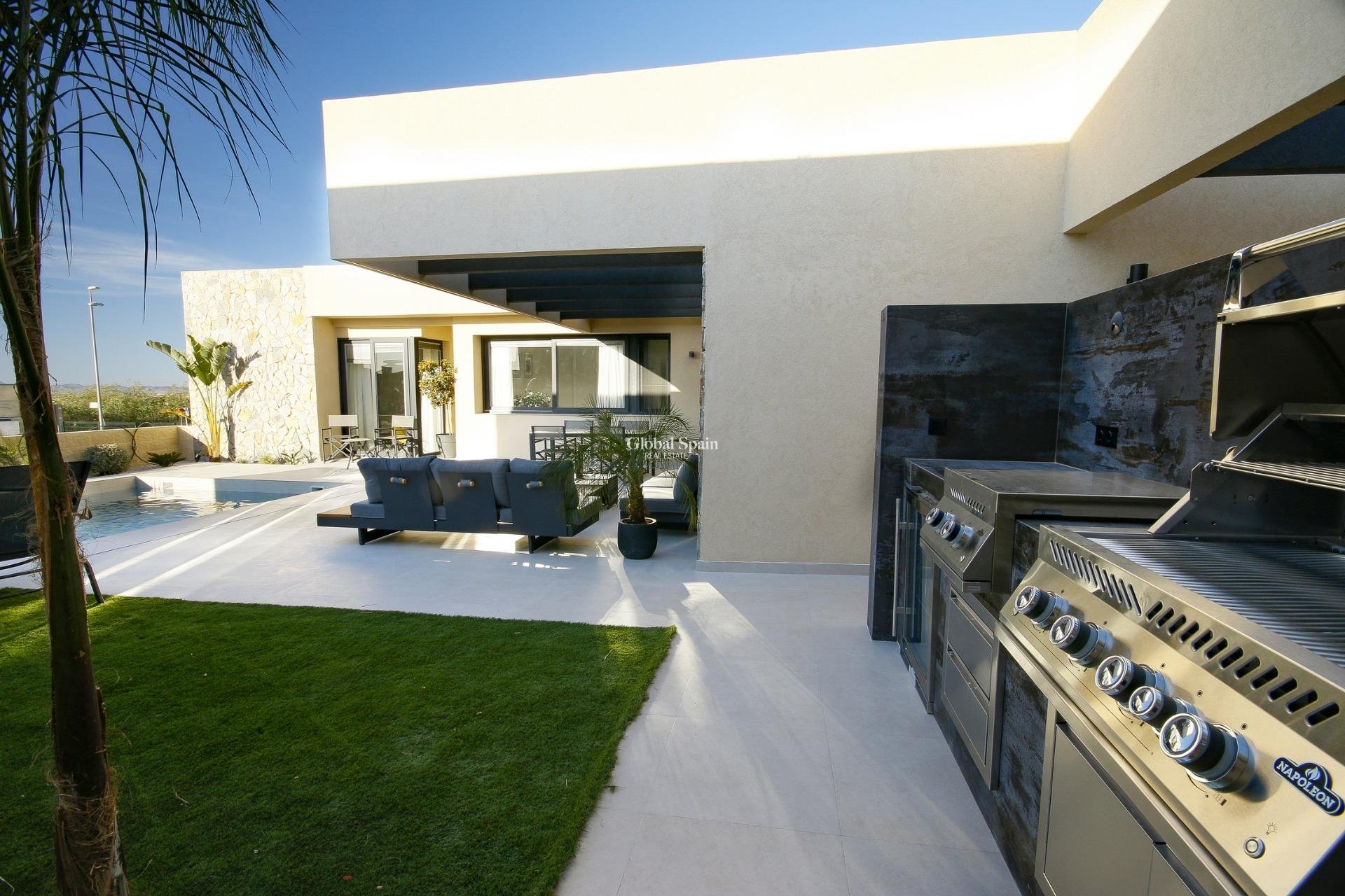 Nueva construcción  - VILLA -
BAÑOS Y MENDIGO - Altaona Golf