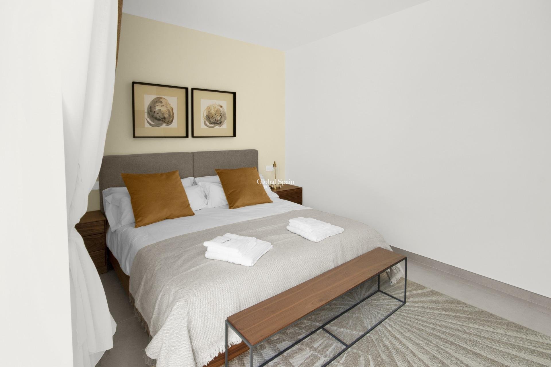 Nueva construcción  - VILLA -
BAÑOS Y MENDIGO - Altaona Golf