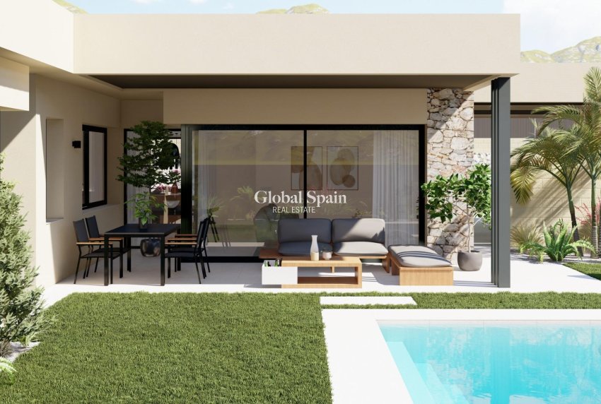 Nueva construcción  - VILLA -
BAÑOS Y MENDIGO - Altaona Golf