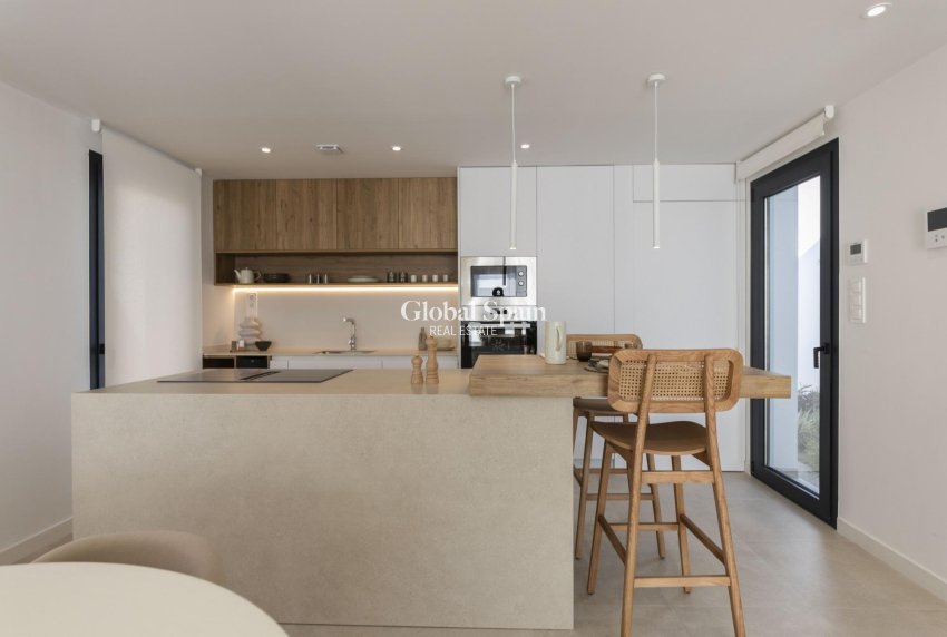 Nueva construcción  - VILLA -
BAÑOS Y MENDIGO - Altaona Golf