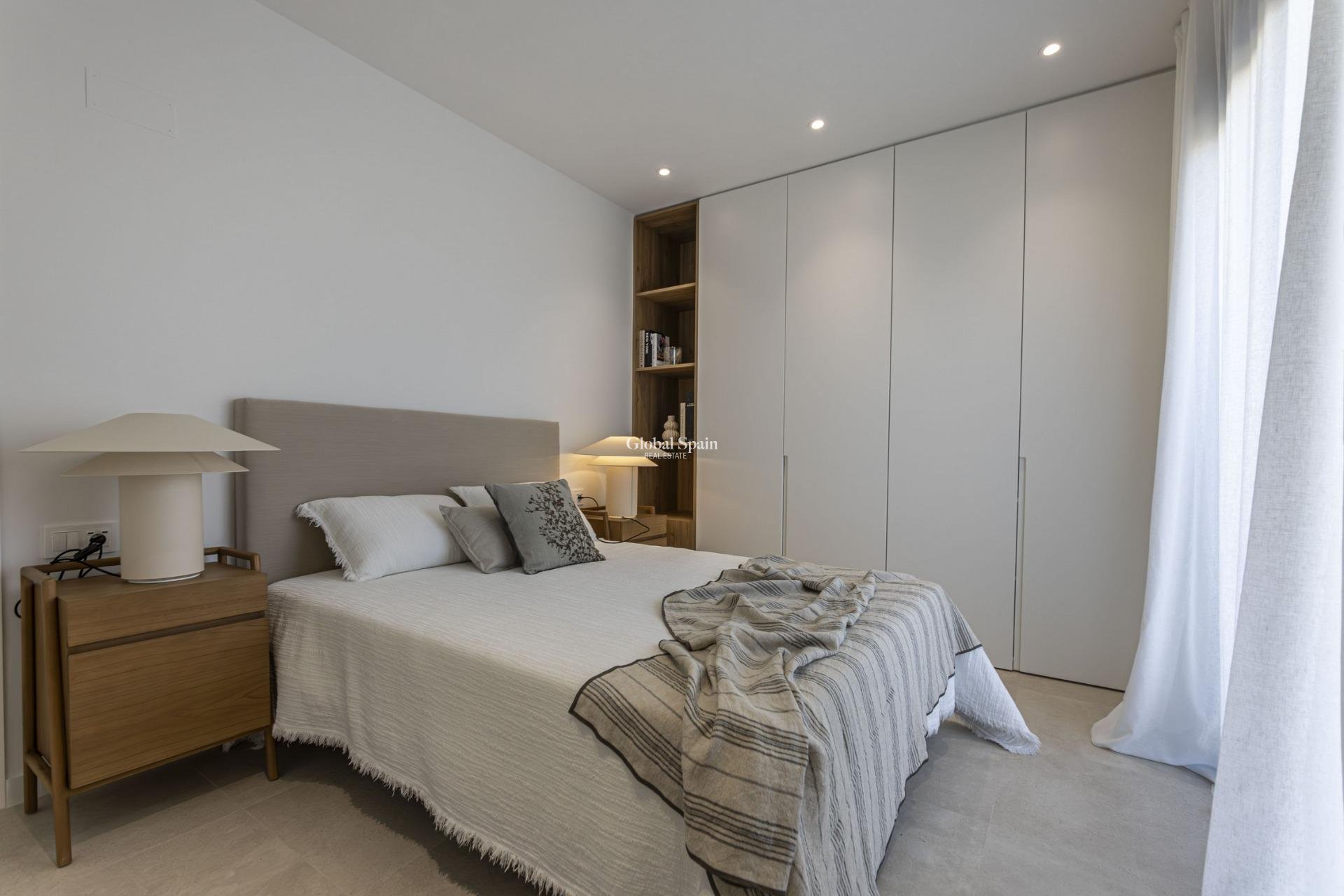 Nueva construcción  - VILLA -
BAÑOS Y MENDIGO - Altaona Golf