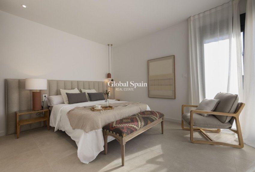 Nueva construcción  - VILLA -
BAÑOS Y MENDIGO - Altaona Golf