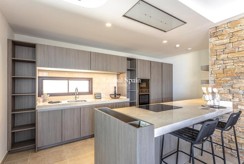 Nueva construcción  - Villa -
Benahavis - Montemayor-marbella Club