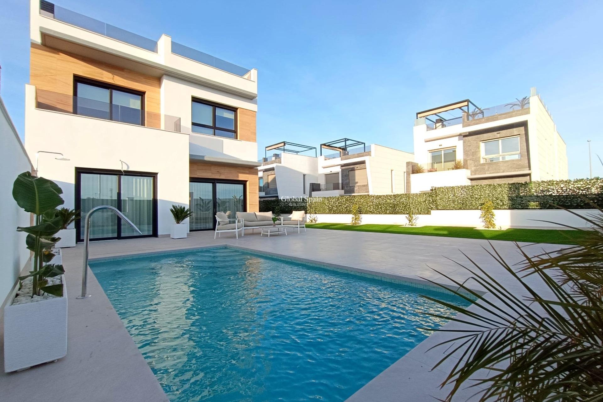 Nueva construcción  - VILLA -
BENIJÓFAR - Pueblo