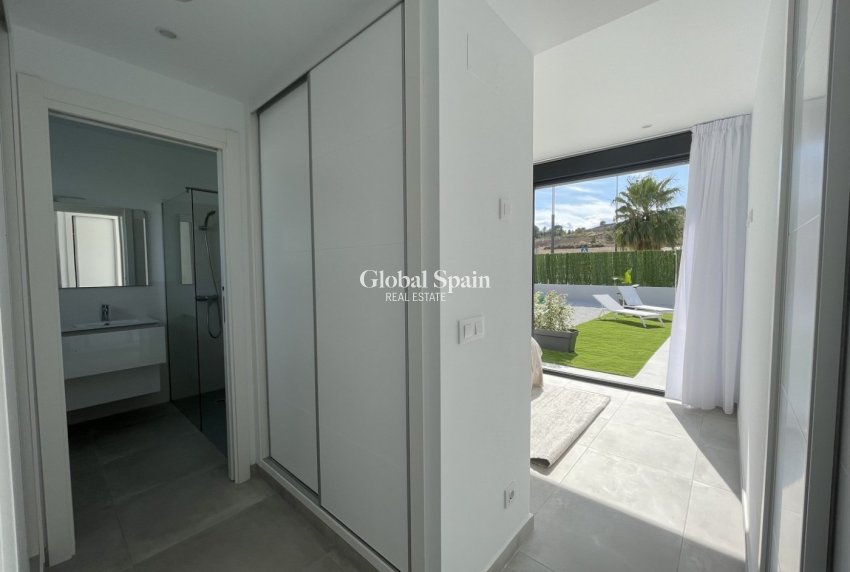 Nueva construcción  - VILLA -
CALASPARRA - Coto riñales