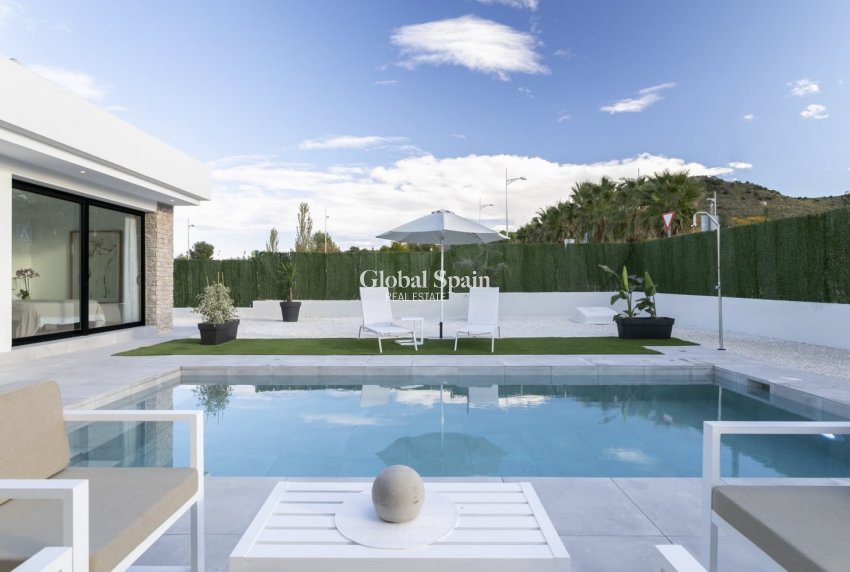 Nueva construcción  - VILLA -
CALASPARRA - Coto riñales