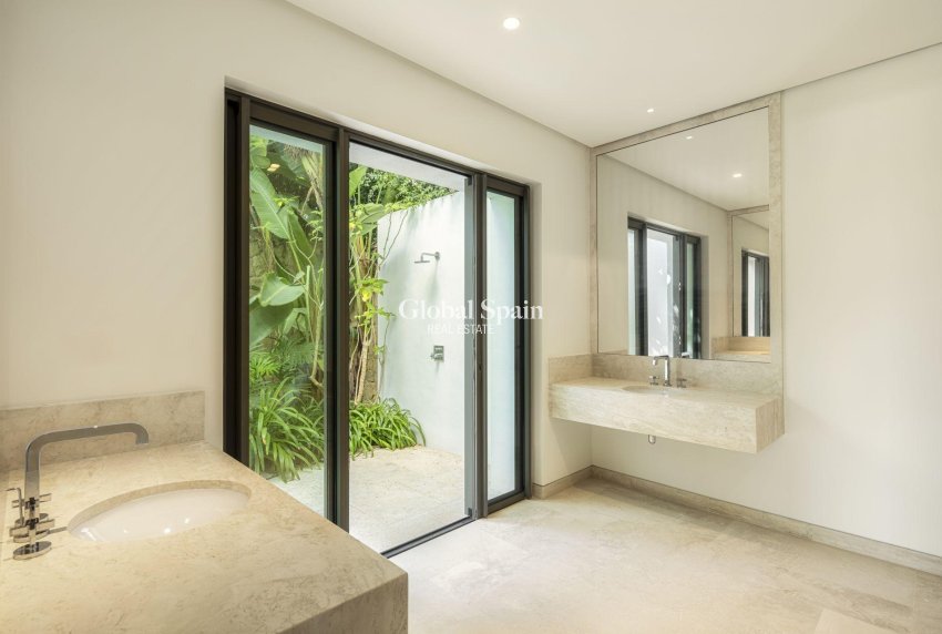 Nueva construcción  - VILLA -
Casares - Pedregales