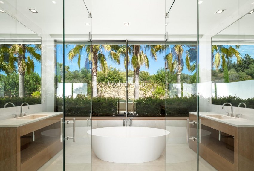 Nueva construcción  - VILLA -
CASARES - Pedregales