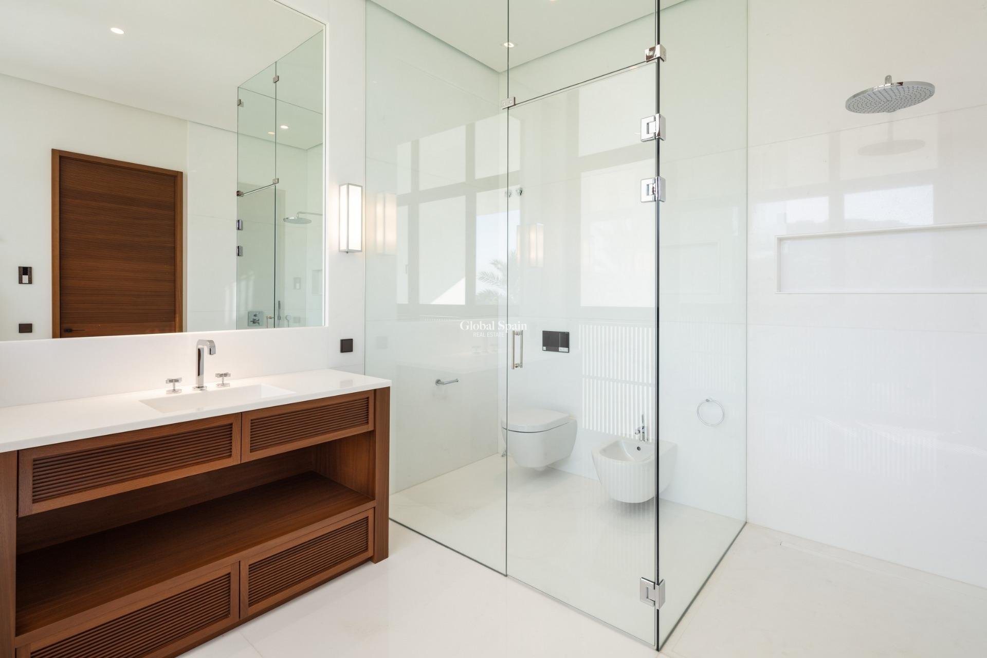 Nueva construcción  - VILLA -
CASARES - Pedregales