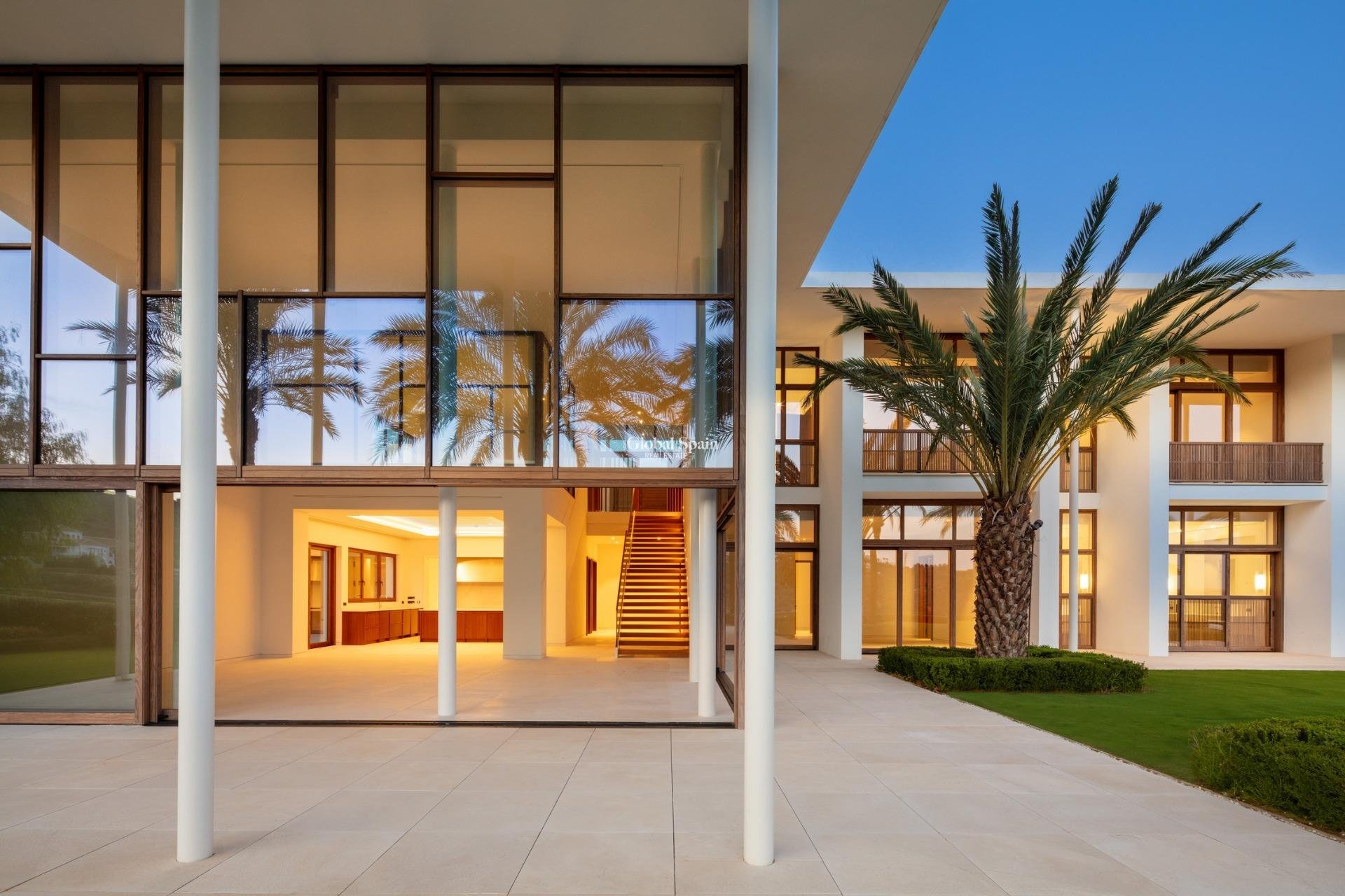 Nueva construcción  - VILLA -
CASARES - Pedregales