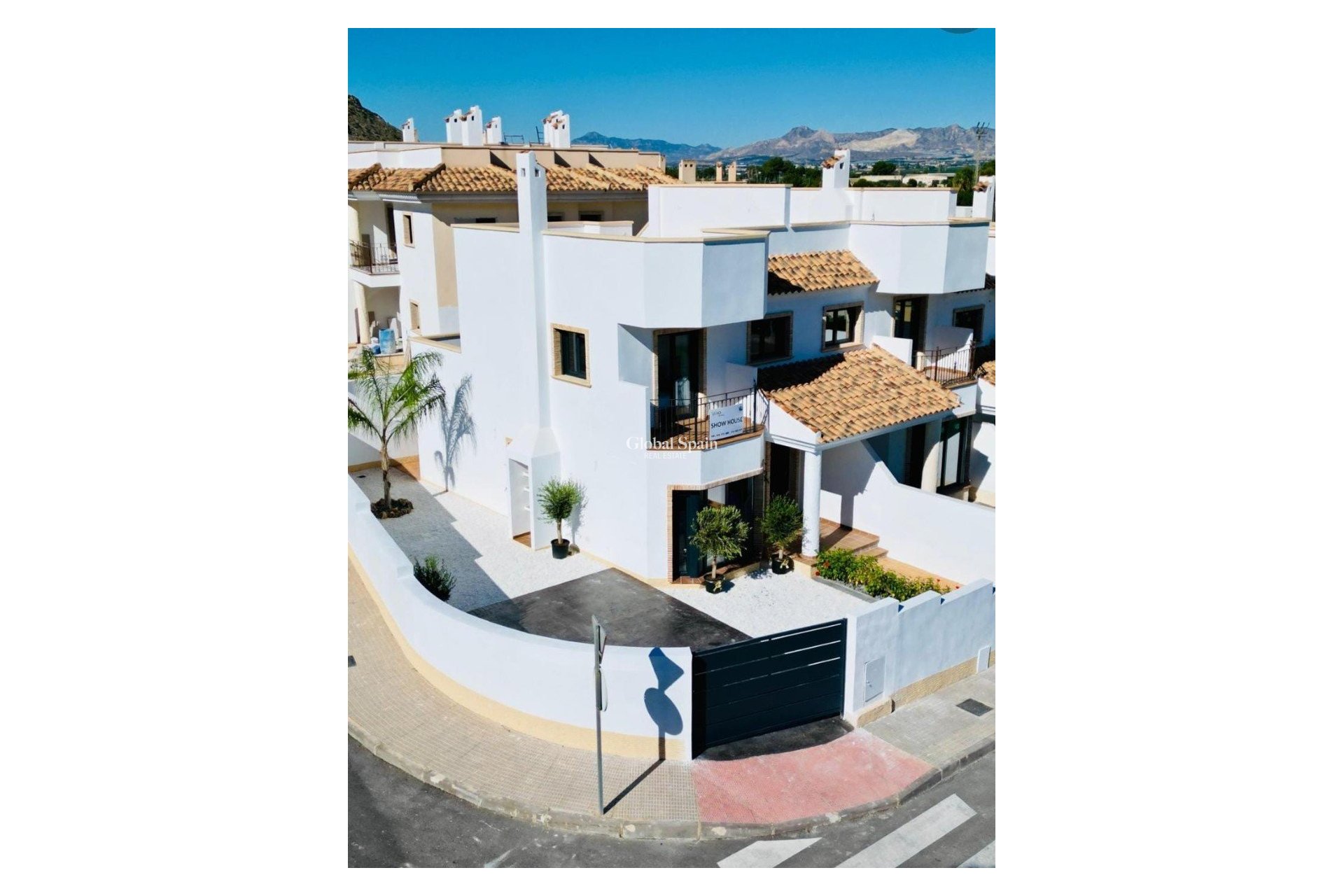 Nueva construcción  - VILLA -
COX - Cox