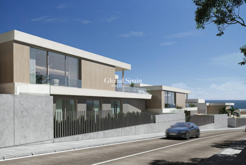 Nueva construcción  - VILLA -
ESTEPONA - Urb. La Gaspara